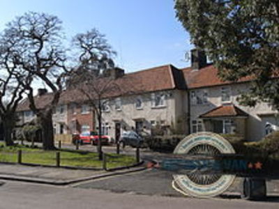 Man and Van in  SW13 Castelnau